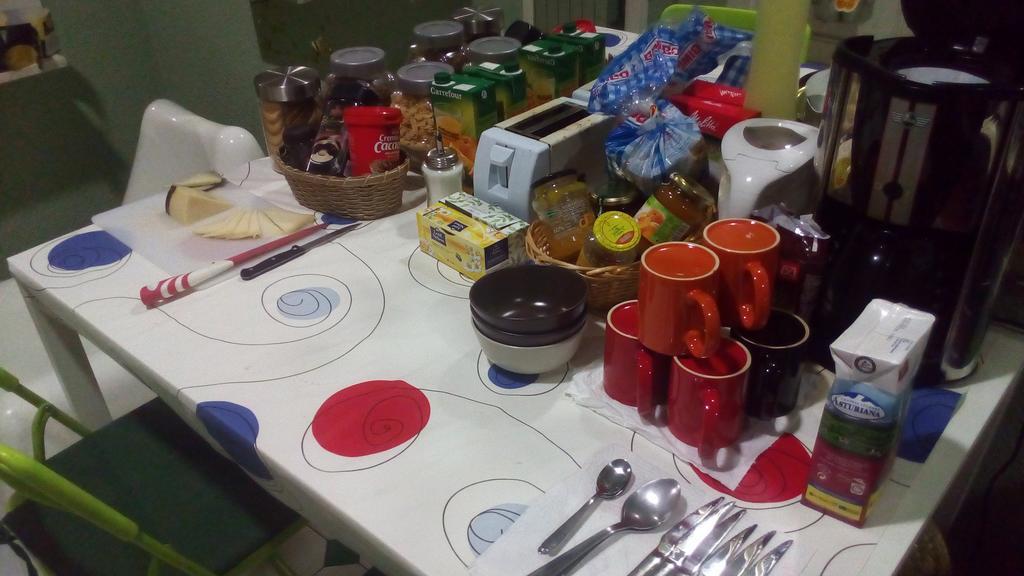 San Juan Hostel Мадрид Экстерьер фото