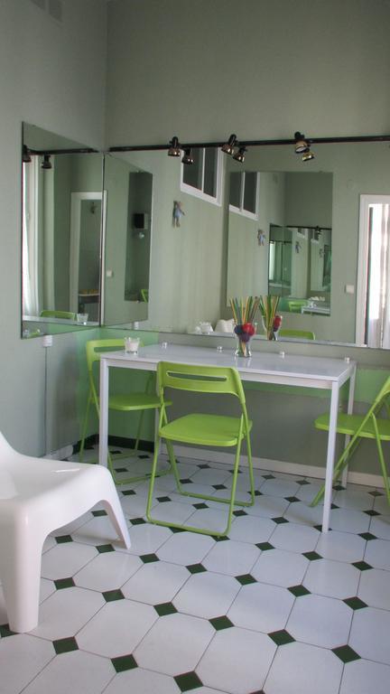 San Juan Hostel Мадрид Экстерьер фото